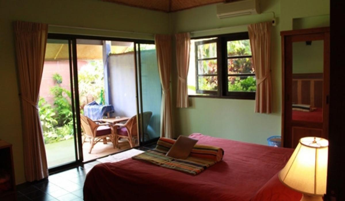 Garden Room with Kitchen Garden Room with Kitchen