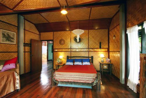 phuket-traditional-style-room.jpg